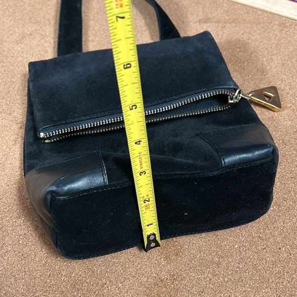 Vintage Women’s by Sharif Black Suede Leather Hold Hardware Folded Crossbody Bag - Picture 16 of 16